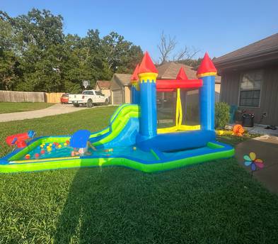 Inflatable water park for small children