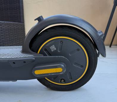 Ninebot Max G30 (loaded with mirrors + phone mount)