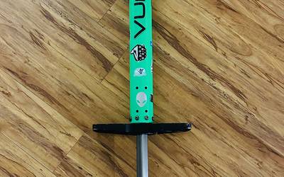 Vurtego V4 Pro Pogo Stick (M) - High-Performance Bouncing Machine