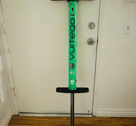 Vurtego V4 Pro Pogo Stick (M) - High-Performance Bouncing Machine
