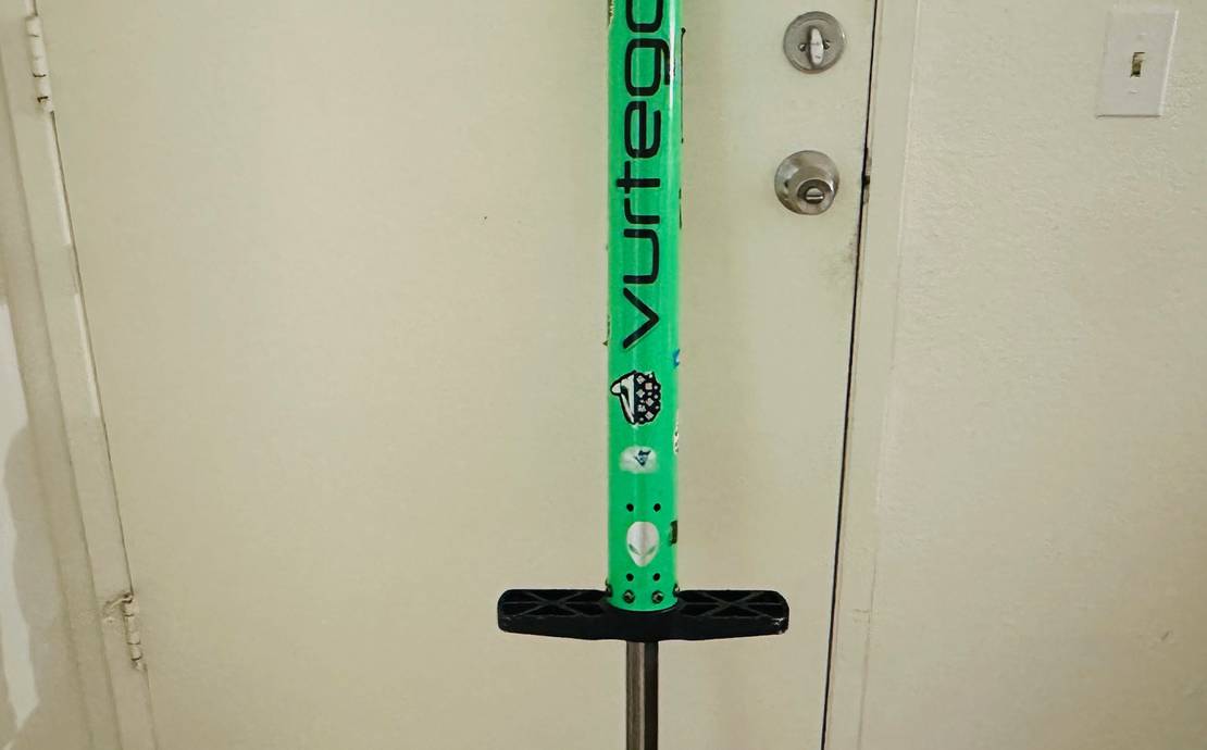 Vurtego V4 Pro Pogo Stick (M) - High-Performance Bouncing Machine