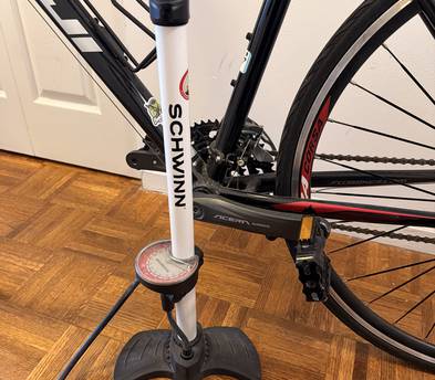 Fuji Absolute 1.7 Bike, Light Aluminium Frame, Shimano Gears