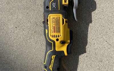 ATOMIC 20V MAX Lithium-Ion Cordless Oscillating Tool Kit with 4.0Ah Battery & Charger