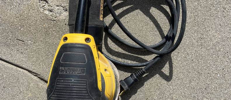 Dewalt 3 Amp Corded 5 in. Variable Speed Random Orbital Sander