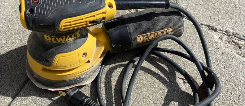 Dewalt 3 Amp Corded 5 in. Variable Speed Random Orbital Sander