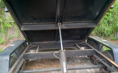 U dump for rent per day or by weekly 6*12*2 ready to roll.  Heavy duty chains n axles solid floor no seem back doors lock when u dump easy operatable up down remote. 2 5/16 ball