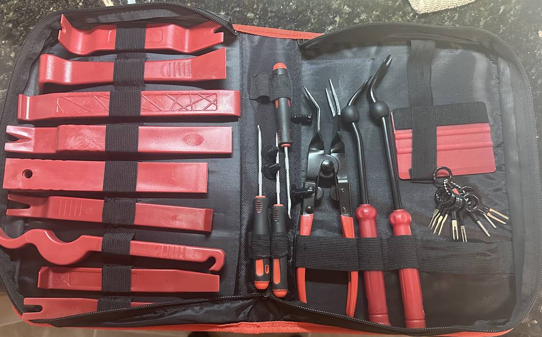 Trim Removal Tool Kit: Trim Tools, Clip Removers, and More