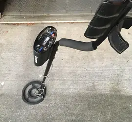 Metal Detector - Bounty Hunter Tracker IV, and sifter