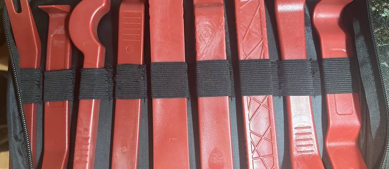 Trim Removal Tool Kit: Trim Tools, Clip Removers, and More