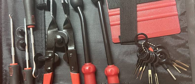 Trim Removal Tool Kit: Trim Tools, Clip Removers, and More