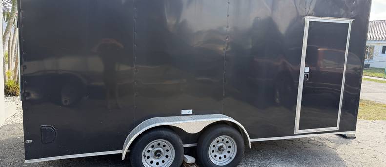 2022 Enclosed 7x16 trailer