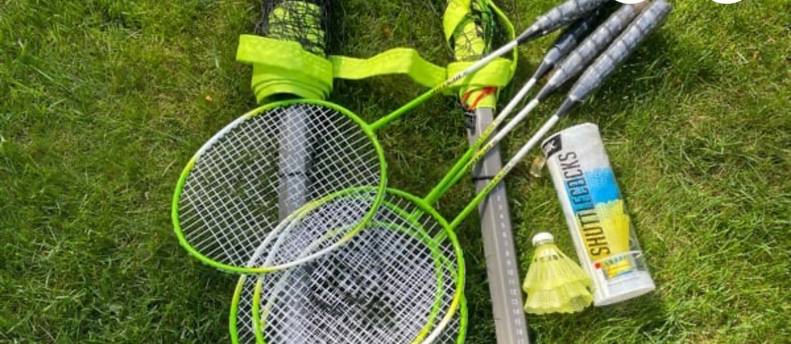 Badminton set