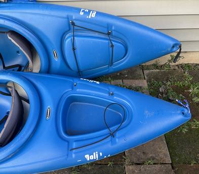 2x Sit-In Kayak’s Enclosed 10ft Pelican Pursuit 100 w/ 2 life vests & 2 paddles