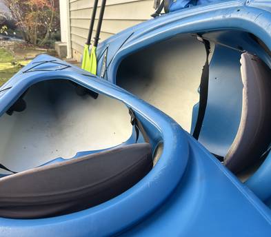 2x Sit-In Kayak’s Enclosed 10ft Pelican Pursuit 100 w/ 2 life vests & 2 paddles