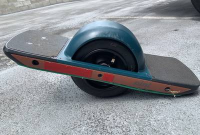 Onewheel Pint + charger