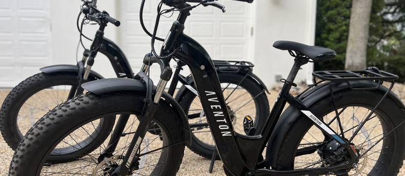 (3) Aventon E Bikes