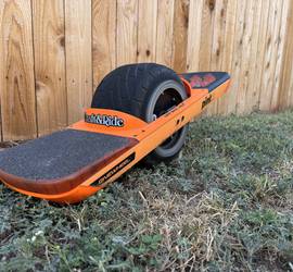 PintX Onewheel with fangs and treaded tire