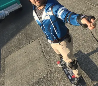 AZBO electric skateboard - 19 mile range, 25mph