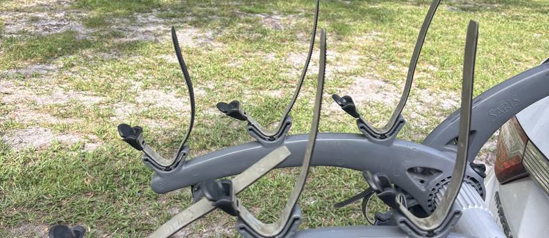 Saris 3-Bike Trunk Rack Rental