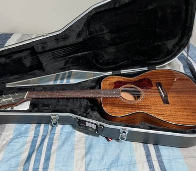 Guitar Guild OM120 all Mahogany