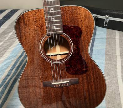 Guitar Guild OM120 all Mahogany