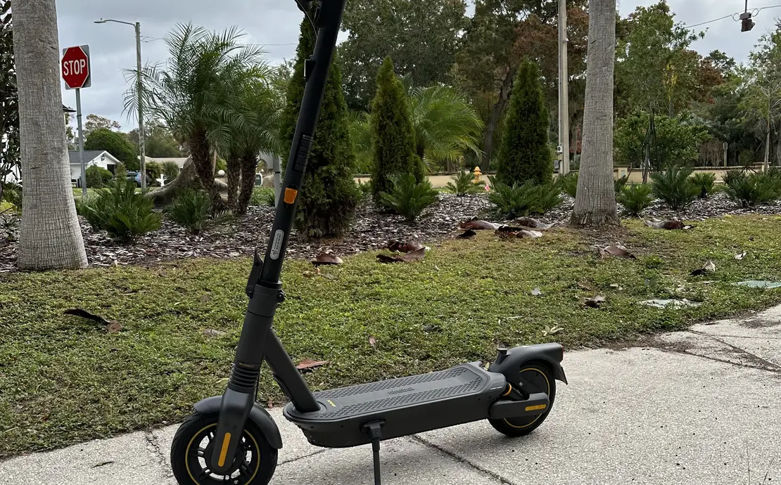 Segway Ninebot KickScooter Max G2 - electric scooter 1 of 2
