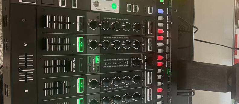 Roland 808-DJ Controller