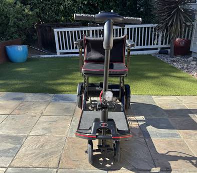 Like new Featherweight scooter 37 lbs foldable