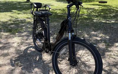 Magnum Cosmo E bike with 50 mile max range depending on throttle usage.