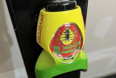 Atomic Vantage Skis and Look Pivot Bindings 189 cm