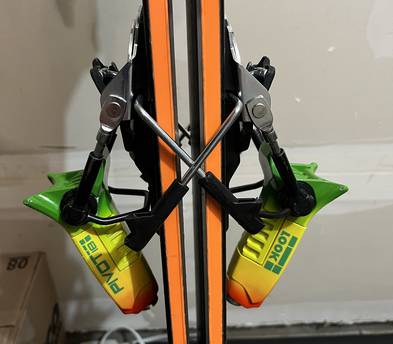Atomic Vantage Skis and Look Pivot Bindings 189 cm