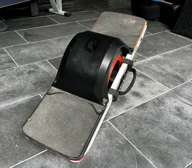 Onewheel XR - Reflective rails, Comfort footpad, Low Mileage + Accessories