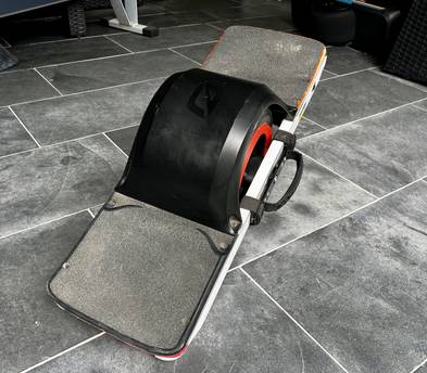 Onewheel XR - Reflective rails, Comfort footpad, Low Mileage + Accessories