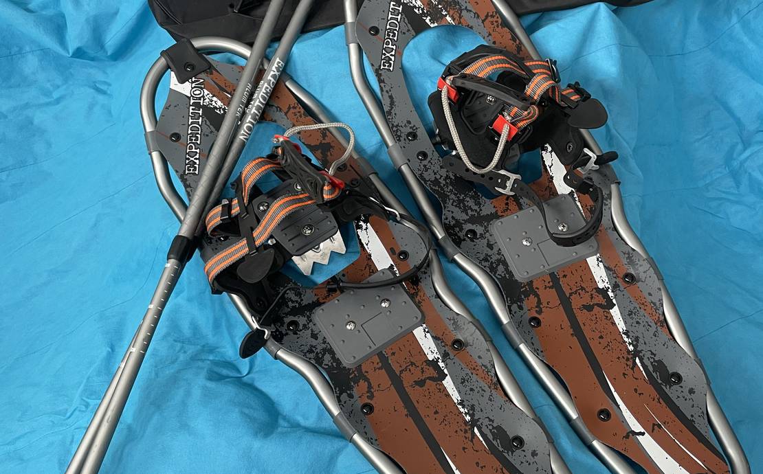 Expedition 31” long Snow Shoes with Poles