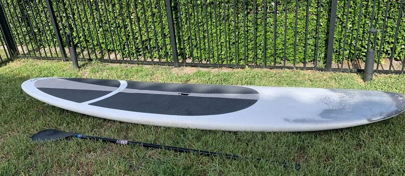 11’ flat water Bic Paddleboard