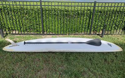 11’ flat water Bic Paddleboard