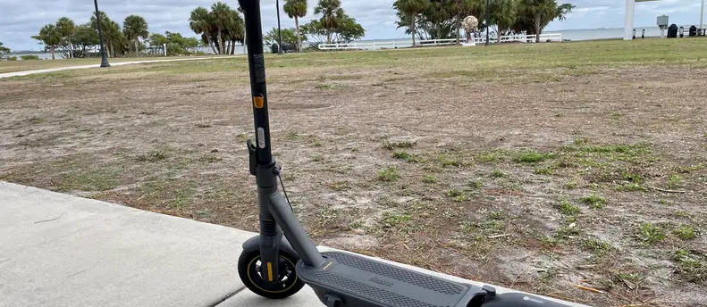 Segway Ninebot KickScooter Max G2 - electric scooter 1 of 2