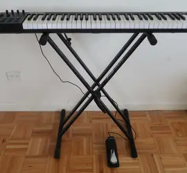 Alesis V61 - 61 Key USB MIDI Keyboard with Stand and Pedal