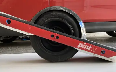 Onewheel rental in Windermere