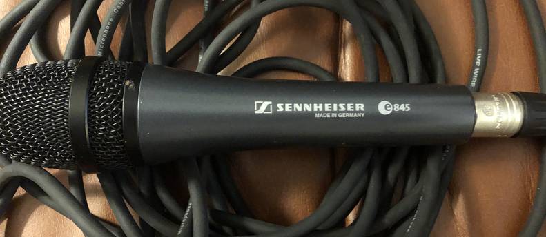 Sennheiser E845 microphone + 25 ft XLR cable