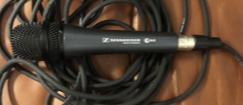 Sennheiser E845 microphone + 25 ft XLR cable