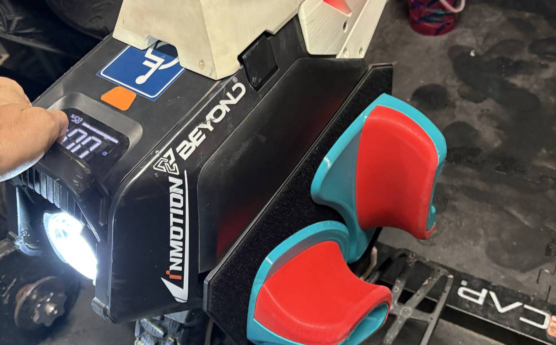 InMotion V14 w/ Grizzla. Electric unicycle. EUC.
