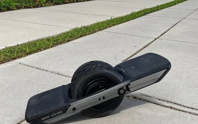 Electric Skateboard rental in New Smyrna Beach