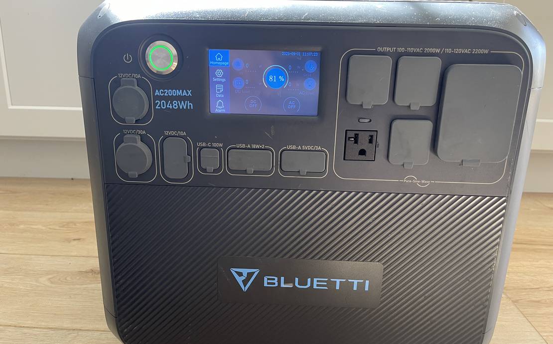 BLUETTI AC200max Solar Generator 2048wh