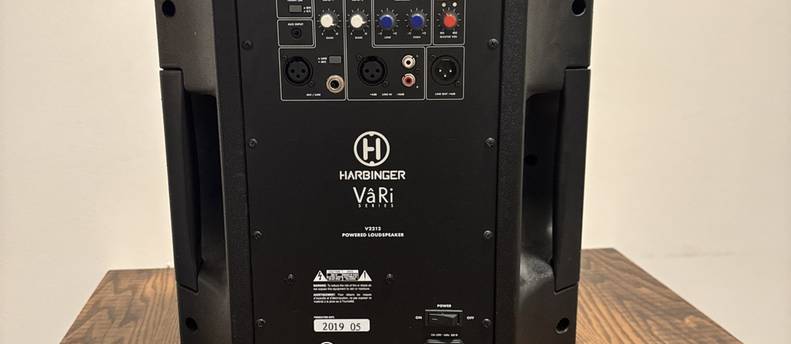 Harbinger VARI V2212 speakers + stands