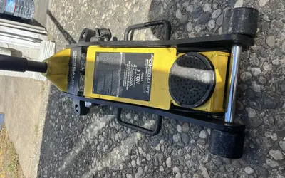 Hand tool rental in Oakland