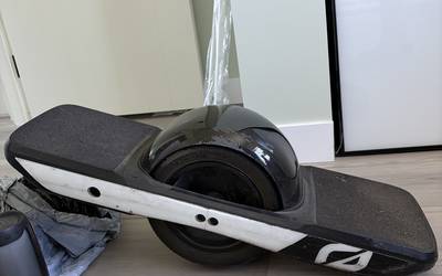Onewheel GT commuter for rent