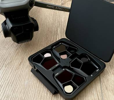 DJI Mavic 3 Pro Cine Premium Combo + landing pad