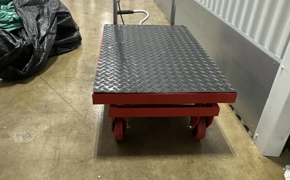 VEVOR Hydraulic Lift Table