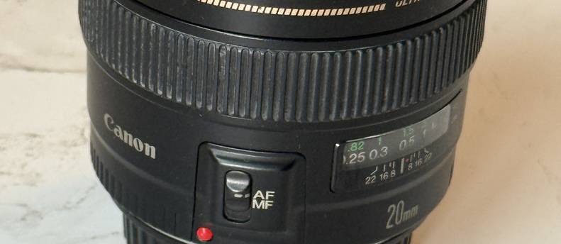 Canon EF 20mm 1:2.8